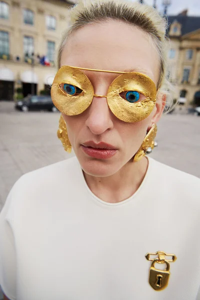 Look 3